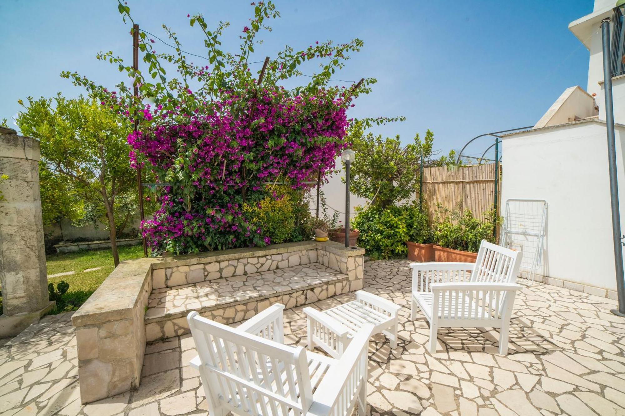 Villa Lisa Garden And Pool - Happy Rentals Melendugno Eksteriør billede