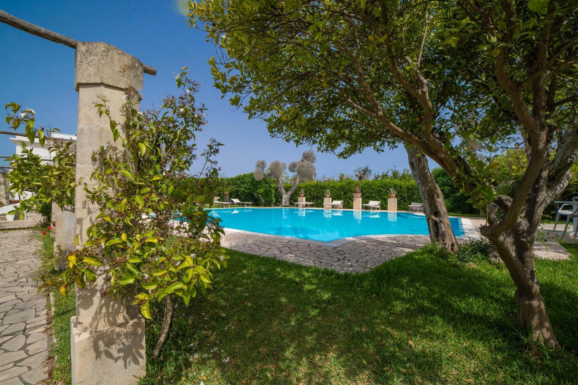 Villa Lisa Garden And Pool - Happy Rentals Melendugno Eksteriør billede